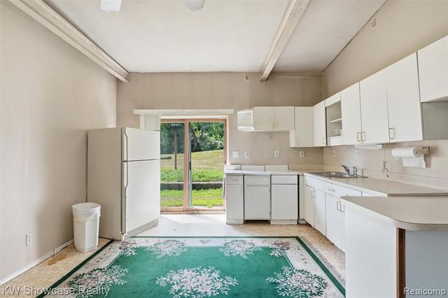 2220 Wixom Road, Commerce Twp, MI 48382