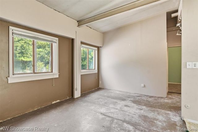 2220 Wixom Road, Commerce Twp, MI 48382