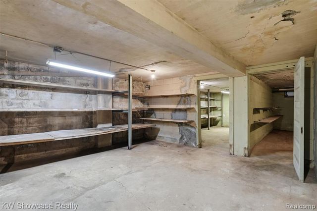 2220 Wixom Road, Commerce Twp, MI 48382