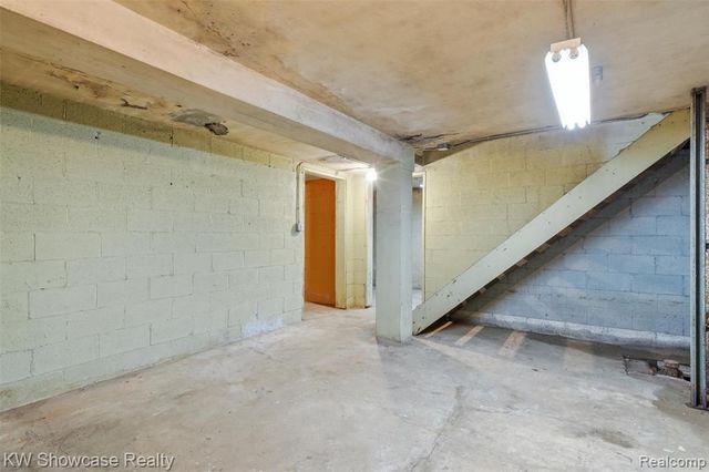 2220 Wixom Road, Commerce Twp, MI 48382