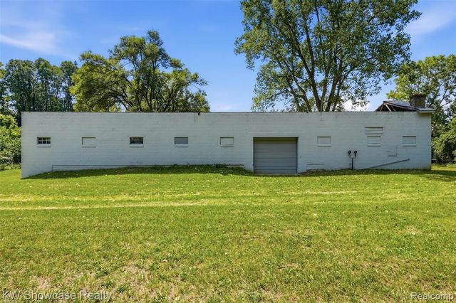 2220 Wixom Road, Commerce Twp, MI 48382