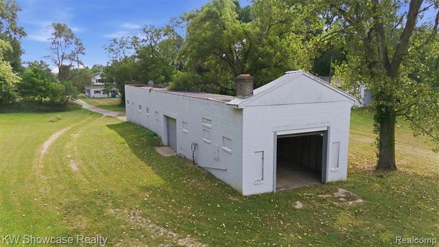 2220 Wixom Road, Commerce Twp, MI 48382