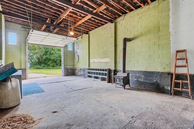 2220 Wixom Road, Commerce Twp, MI 48382
