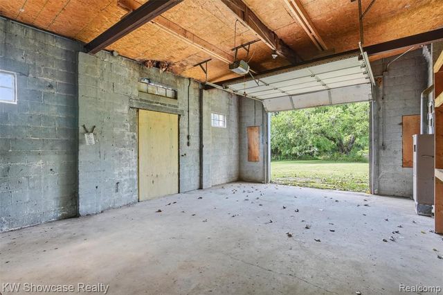 2220 Wixom Road, Commerce Twp, MI 48382