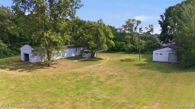 2220 Wixom Road, Commerce Twp, MI 48382