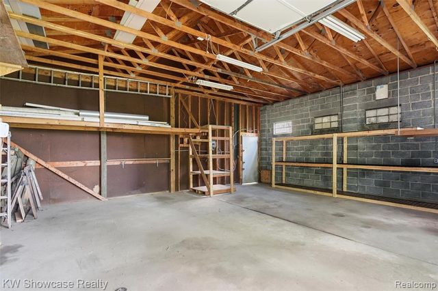 2220 Wixom Road, Commerce Twp, MI 48382