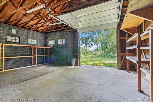 2220 Wixom Road, Commerce Twp, MI 48382