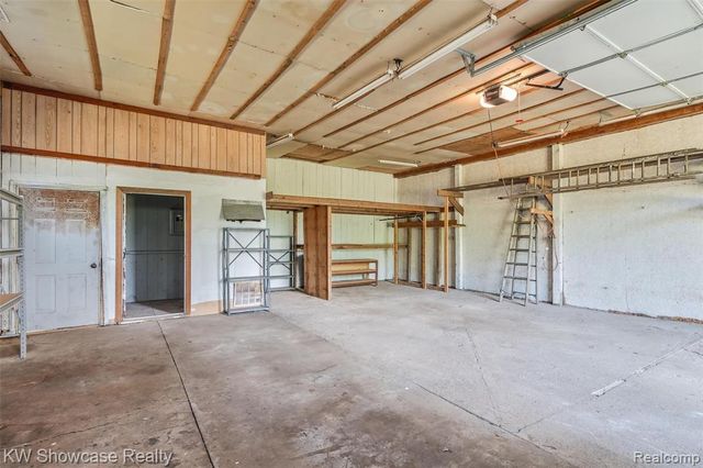 2220 Wixom Road, Commerce Twp, MI 48382