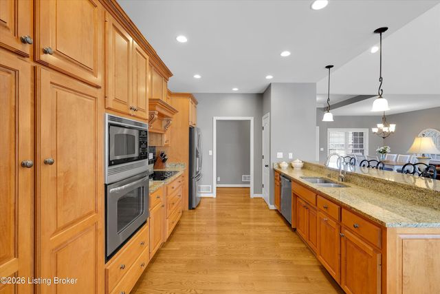 13410 Kristen Leigh Ct, Louisville, KY 40299