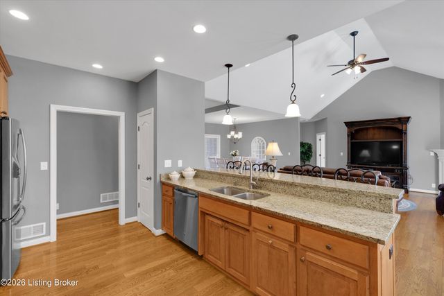 13410 Kristen Leigh Ct, Louisville, KY 40299