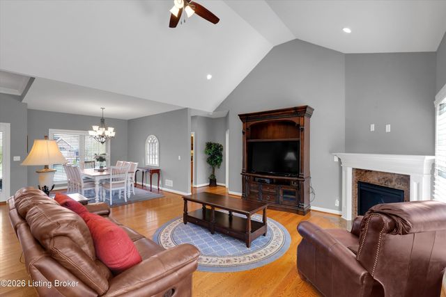 13410 Kristen Leigh Ct, Louisville, KY 40299