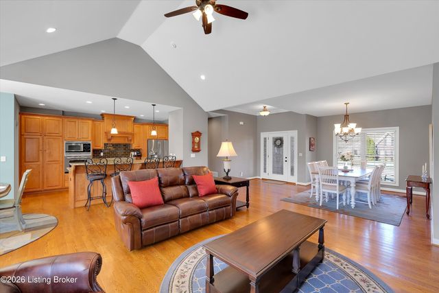 13410 Kristen Leigh Ct, Louisville, KY 40299