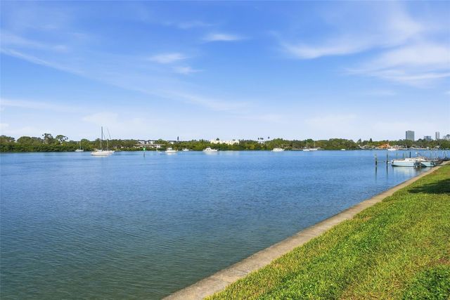 3783 POMPANO B, St Petersburg, FL 33705