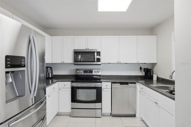 3783 POMPANO B, St Petersburg, FL 33705