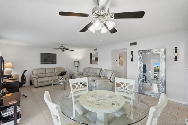 3783 POMPANO B, St Petersburg, FL 33705