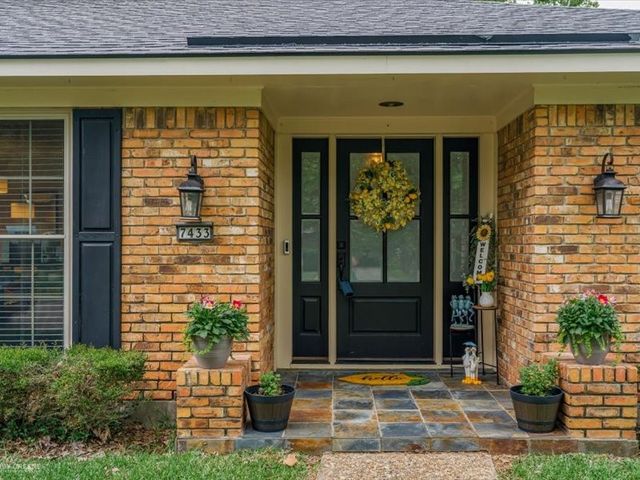 7433 Camelback Drive, Shreveport, LA 71105