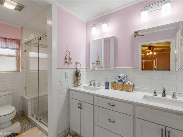 7433 Camelback Drive, Shreveport, LA 71105