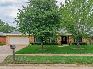 7433 Camelback Drive, Shreveport, LA 71105
