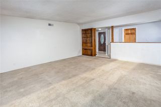 7915 Owensmouth Avenue, Canoga Park, CA 91304
