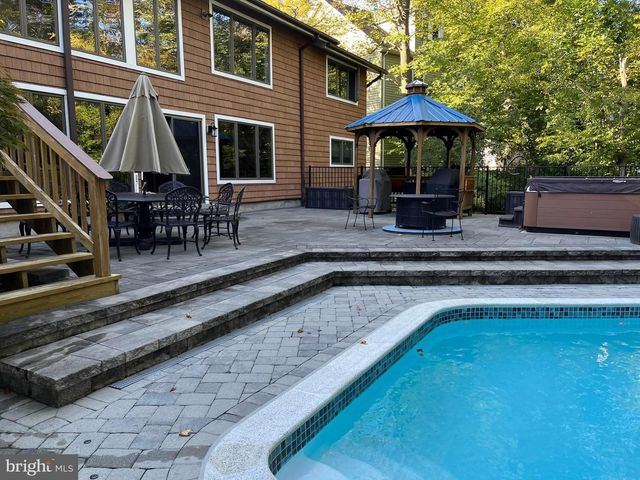 3530 CEDAR DR, Edgewater, MD 21037