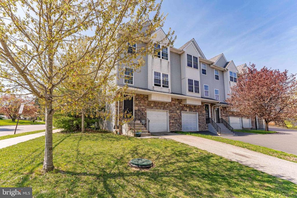 752 CEDAR LN, Norristown, PA 19401