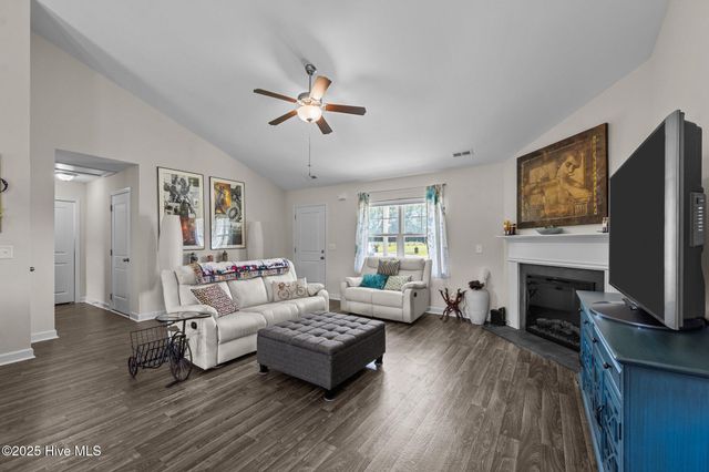 1830 Riggs Road, Maysville, NC 28555