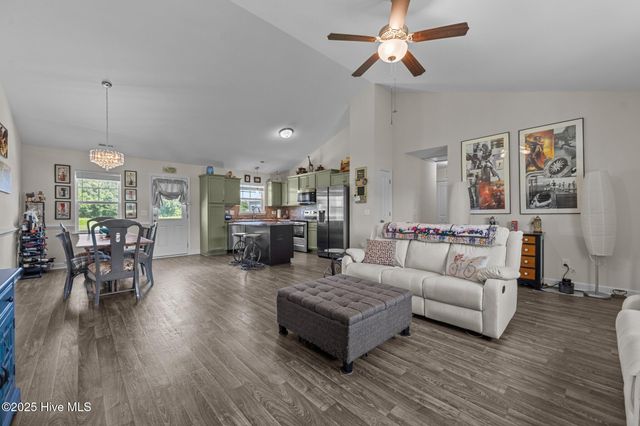 1830 Riggs Road, Maysville, NC 28555