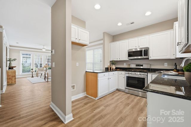 11334 Charlotte View Drive, Charlotte, NC 28277