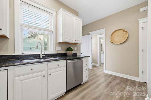 11334 Charlotte View Drive, Charlotte, NC 28277