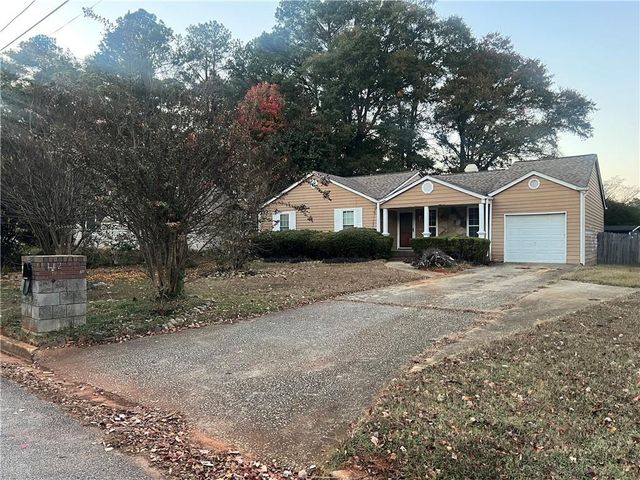 1112 Reynolds Court, Morrow, GA 30260
