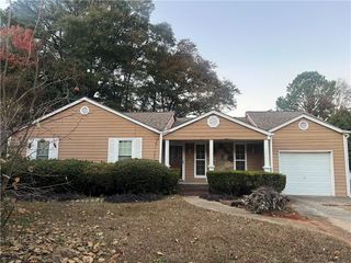 1112 Reynolds Court, Morrow, GA 30260