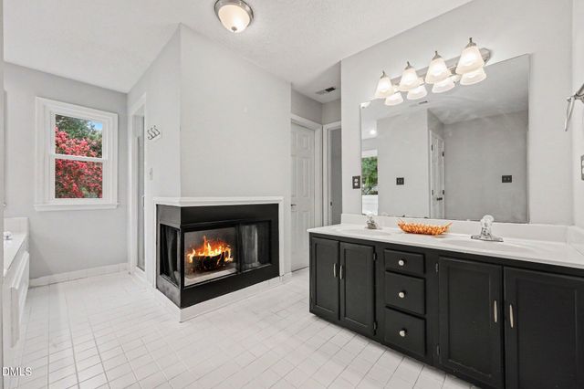 4 Brightleaf Court, Durham, NC 27713
