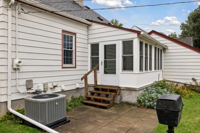 4064 Xenwood Avenue S, Saint Louis Park, MN 55416