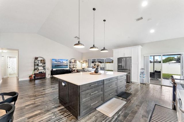 8289 Waccamaw Lane E, Lake Worth, FL 33467