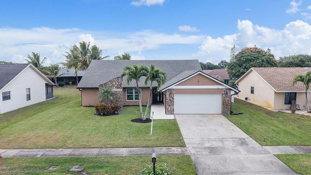 8289 Waccamaw Lane E, Lake Worth, FL 33467