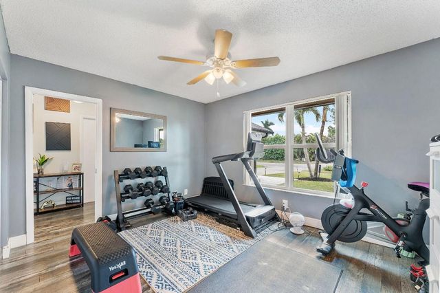 8289 Waccamaw Lane E, Lake Worth, FL 33467