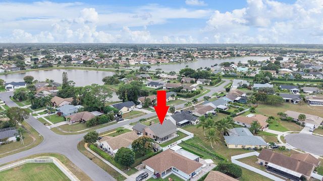 8289 Waccamaw Lane E, Lake Worth, FL 33467