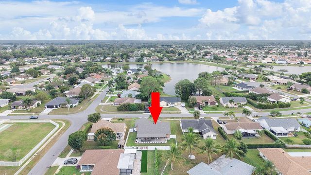 8289 Waccamaw Lane E, Lake Worth, FL 33467