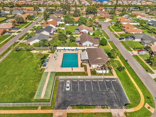 8289 Waccamaw Lane E, Lake Worth, FL 33467