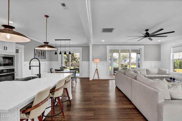 66 Stratford Place, Hampstead, NC 28443