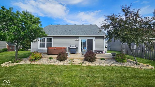 6192 N Woodhaven Drive, Mccordsville, IN 46055