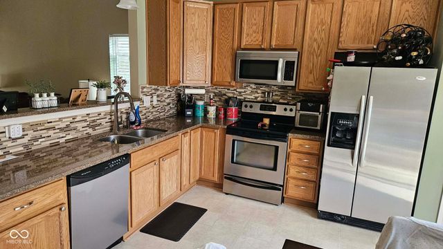 6192 N Woodhaven Drive, Mccordsville, IN 46055