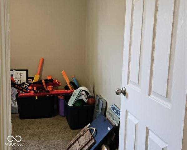 6192 N Woodhaven Drive, Mccordsville, IN 46055