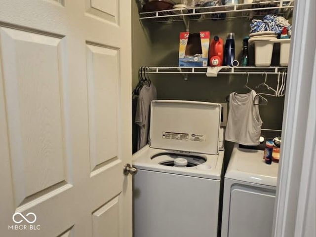 6192 N Woodhaven Drive, Mccordsville, IN 46055
