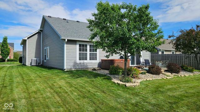 6192 N Woodhaven Drive, Mccordsville, IN 46055