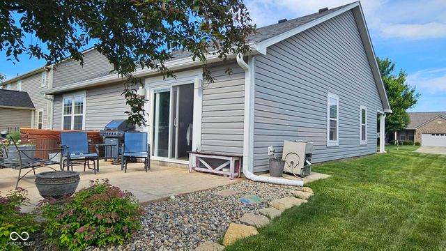 6192 N Woodhaven Drive, Mccordsville, IN 46055