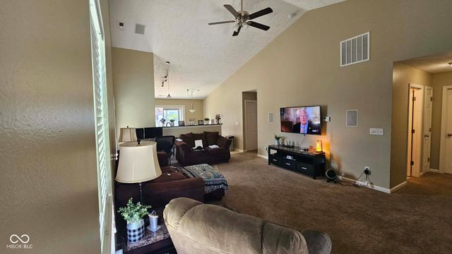 6192 N Woodhaven Drive, Mccordsville, IN 46055