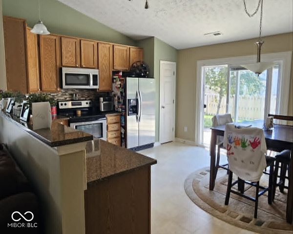 6192 N Woodhaven Drive, Mccordsville, IN 46055