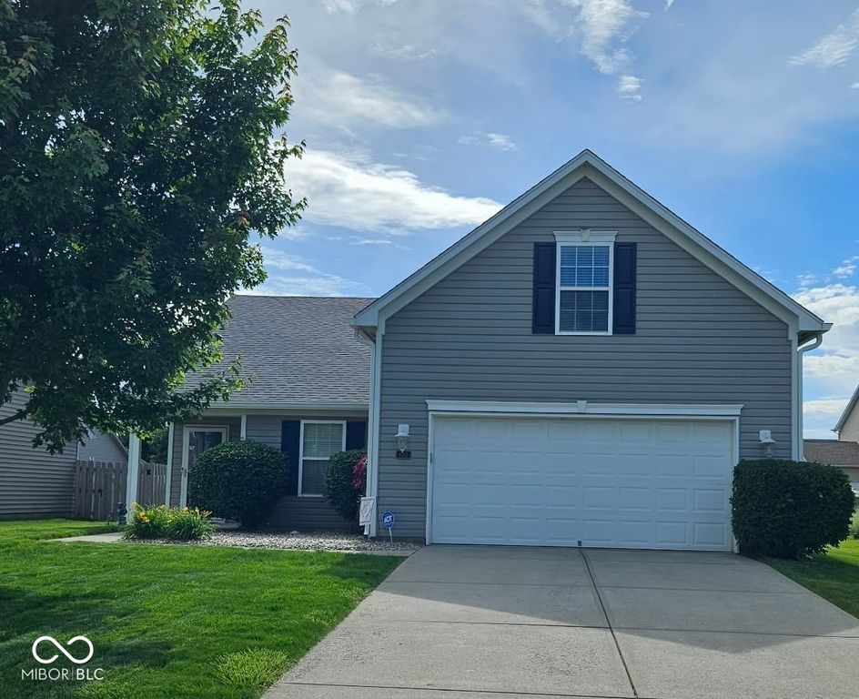 6192 N Woodhaven Drive, Mccordsville, IN 46055