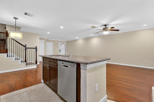 6119 Shadow Isle Lane, Houston, TX 77084